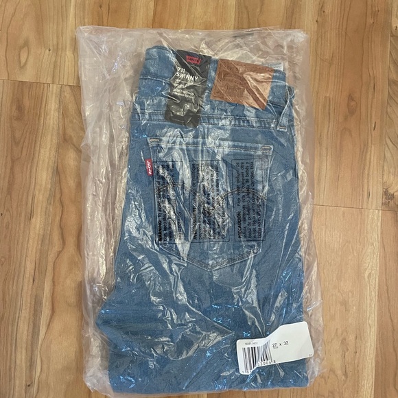 Levi’s 711 Skinny Jeans - Picture 4 of 8